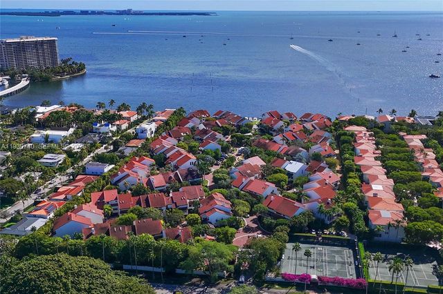 2000 S Bayshore Dr 27, Coconut Grove, FL 33133