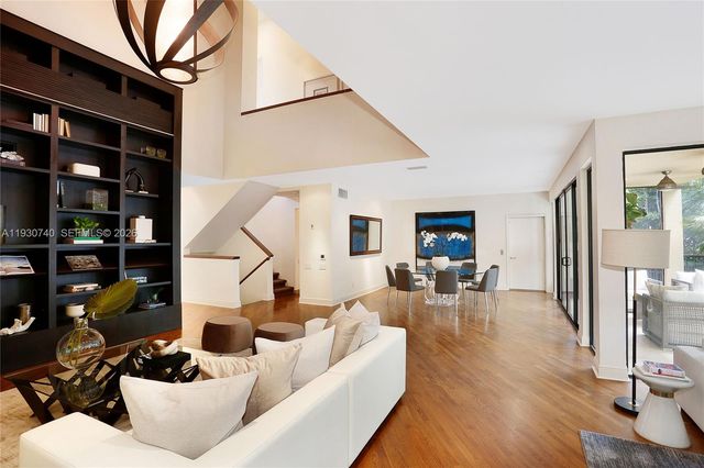 2000 S Bayshore Dr 27, Coconut Grove, FL 33133