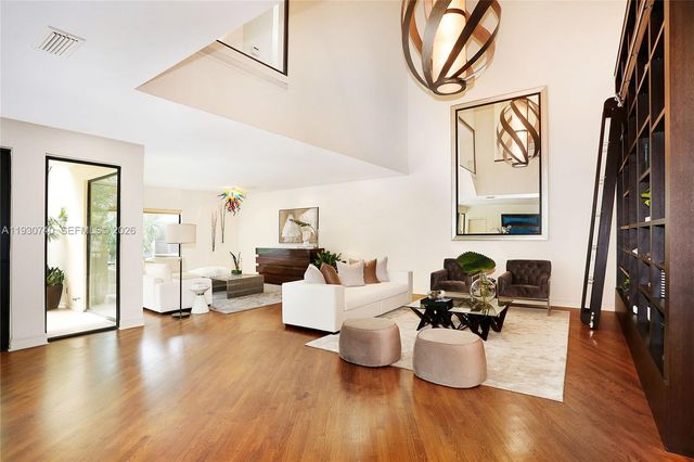 2000 S Bayshore Dr 27, Coconut Grove, FL 33133