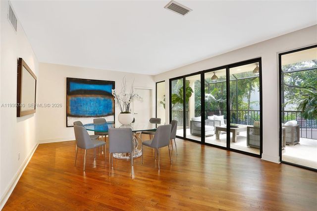 2000 S Bayshore Dr 27, Coconut Grove, FL 33133