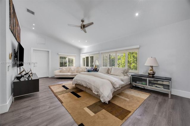 2000 S Bayshore Dr 27, Coconut Grove, FL 33133