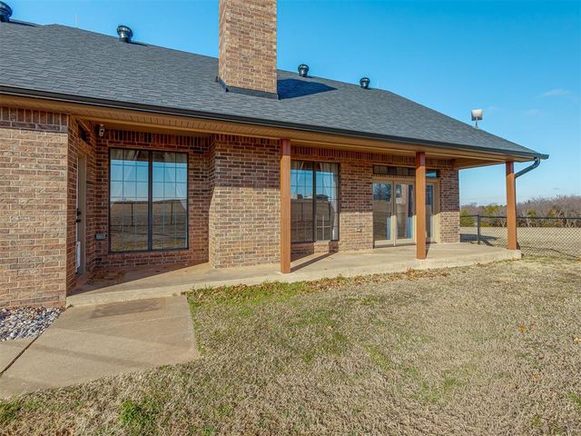 24590 N May Avenue, Edmond, OK 73025