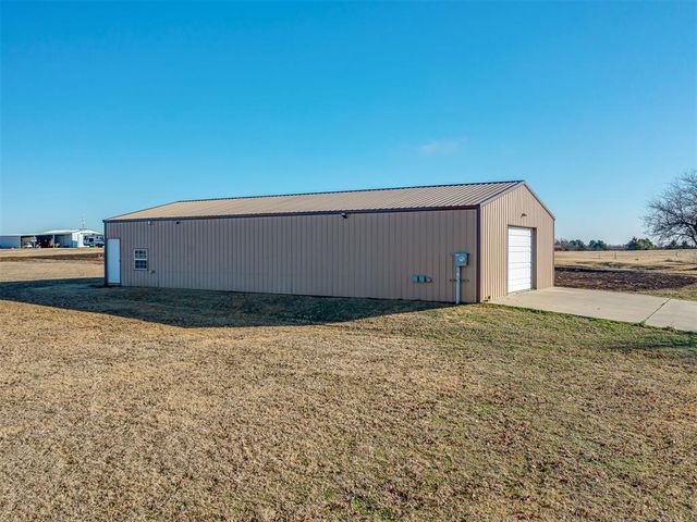 24590 N May Avenue, Edmond, OK 73025