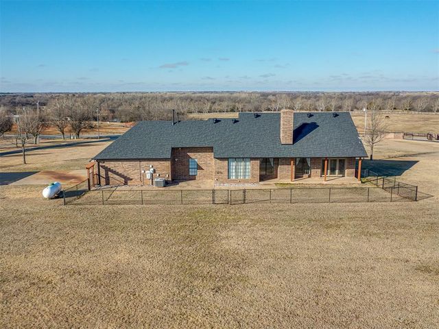 24590 N May Avenue, Edmond, OK 73025