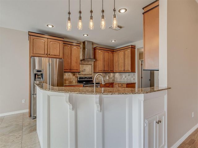 24590 N May Avenue, Edmond, OK 73025