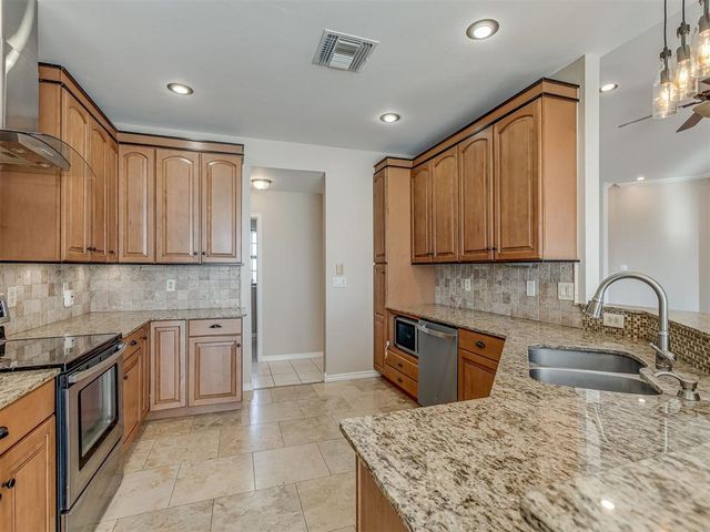 24590 N May Avenue, Edmond, OK 73025