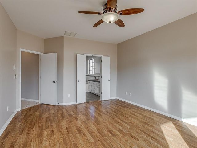 24590 N May Avenue, Edmond, OK 73025