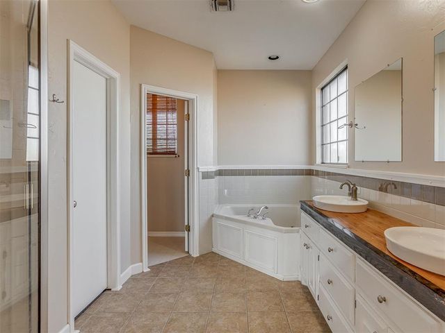 24590 N May Avenue, Edmond, OK 73025