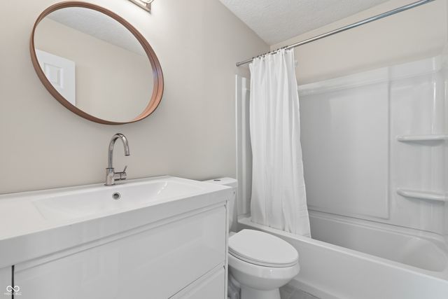 9580 Bay Vista E Drive E, Indianapolis, IN 46250