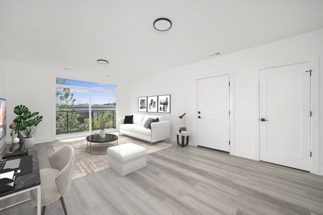 2030 Greenwood Street 206, Evanston, IL 60201