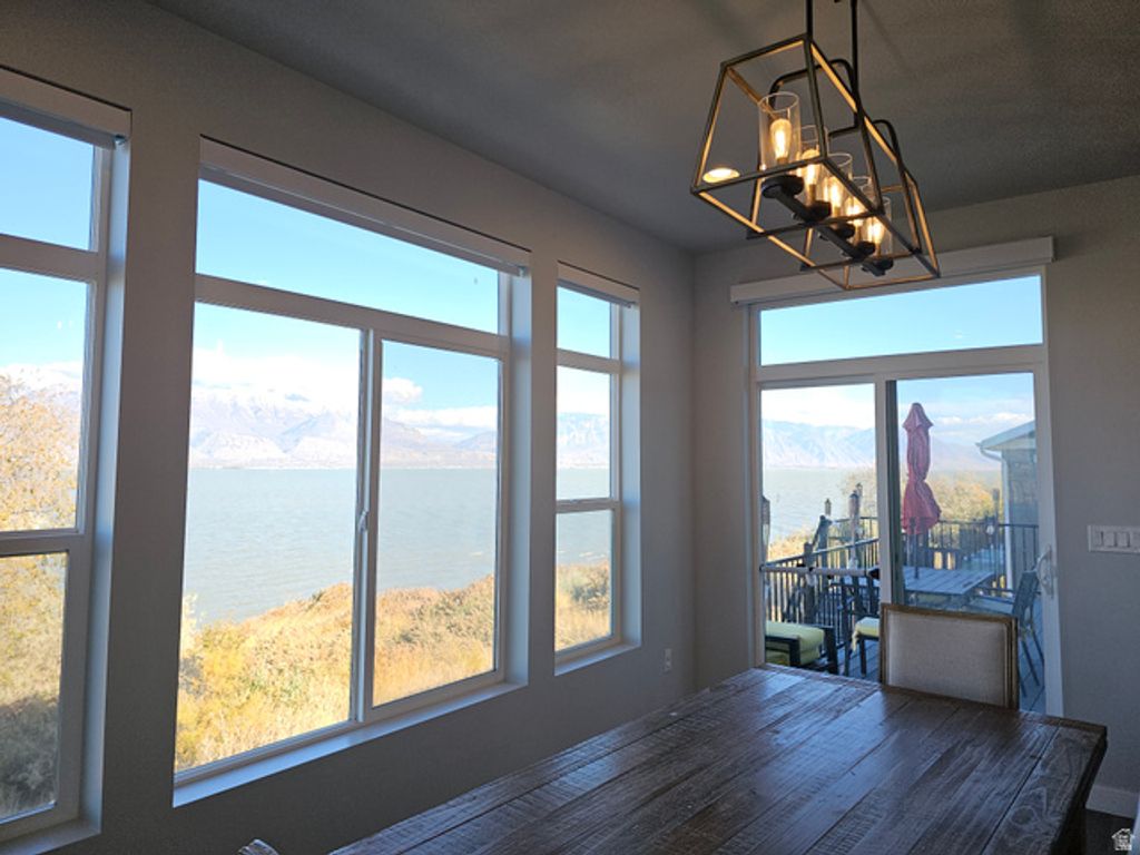 Image 12 of property listing at 2422 S BLUE WATER LN, Saratoga Springs, UT 84045
