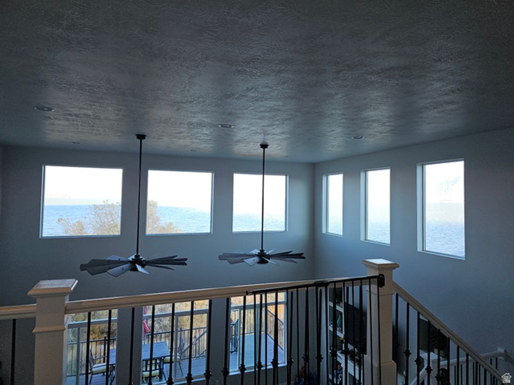 Image 16 of property listing at 2422 S BLUE WATER LN, Saratoga Springs, UT 84045