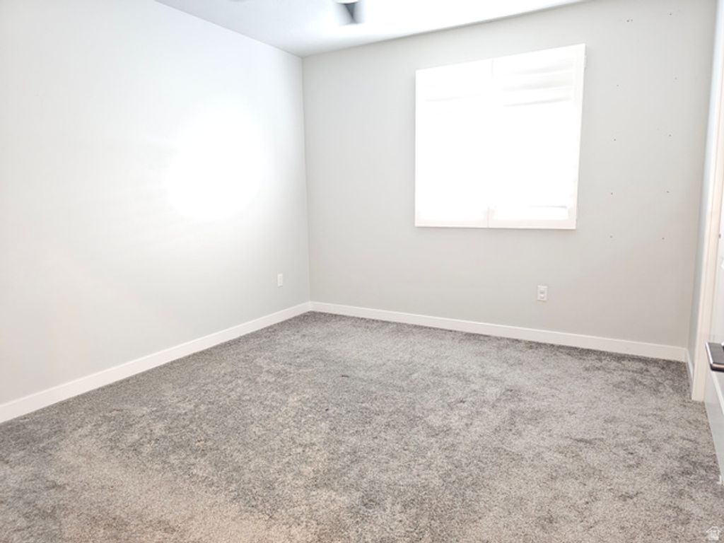 Image 24 of property listing at 2422 S BLUE WATER LN, Saratoga Springs, UT 84045