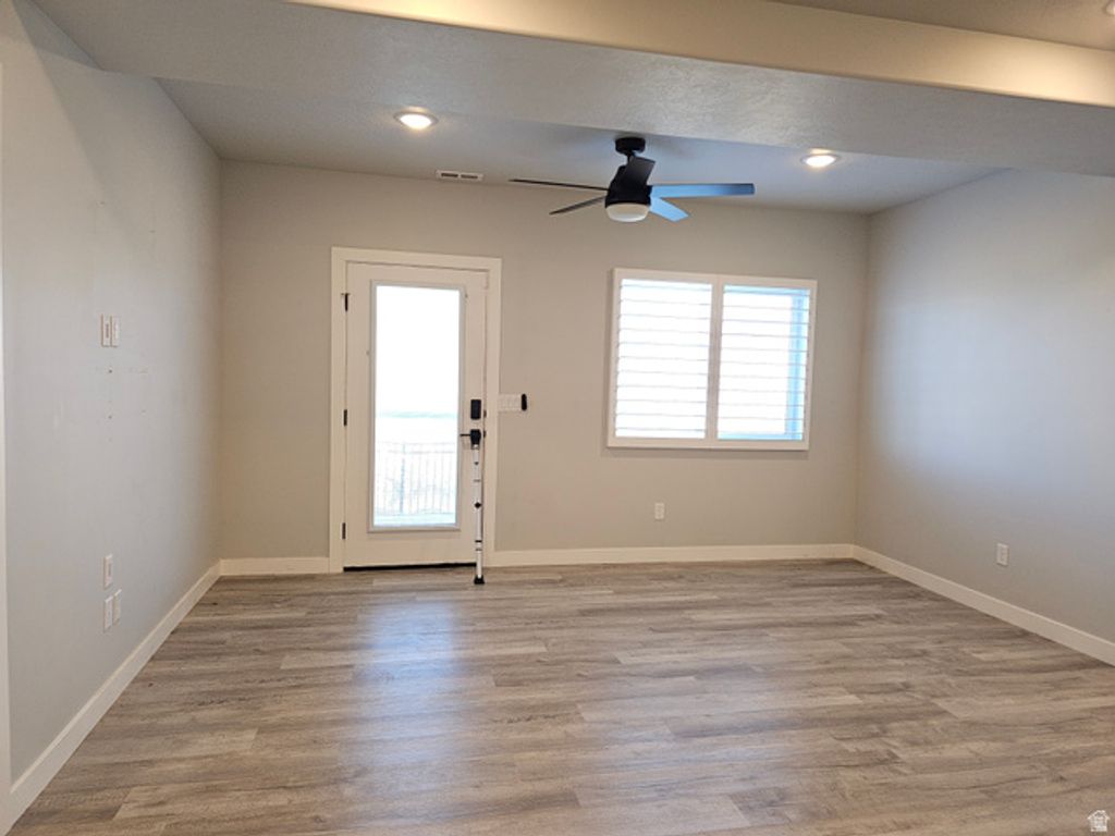 Image 25 of property listing at 2422 S BLUE WATER LN, Saratoga Springs, UT 84045