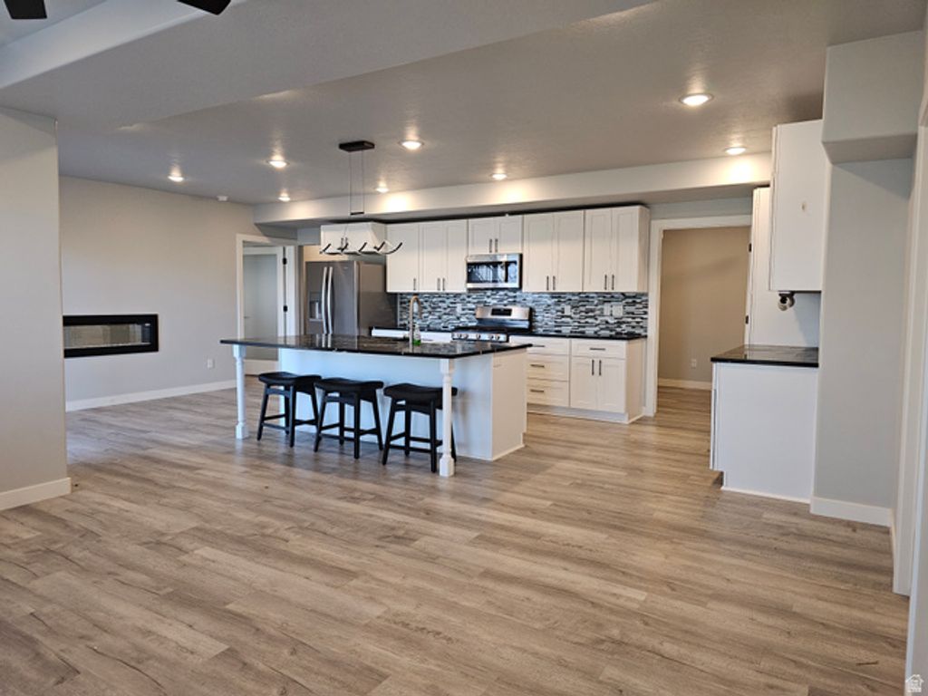 Image 27 of property listing at 2422 S BLUE WATER LN, Saratoga Springs, UT 84045