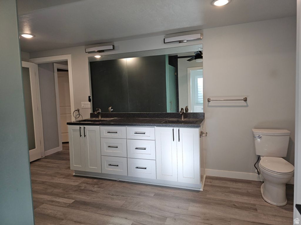 Image 28 of property listing at 2422 S BLUE WATER LN, Saratoga Springs, UT 84045