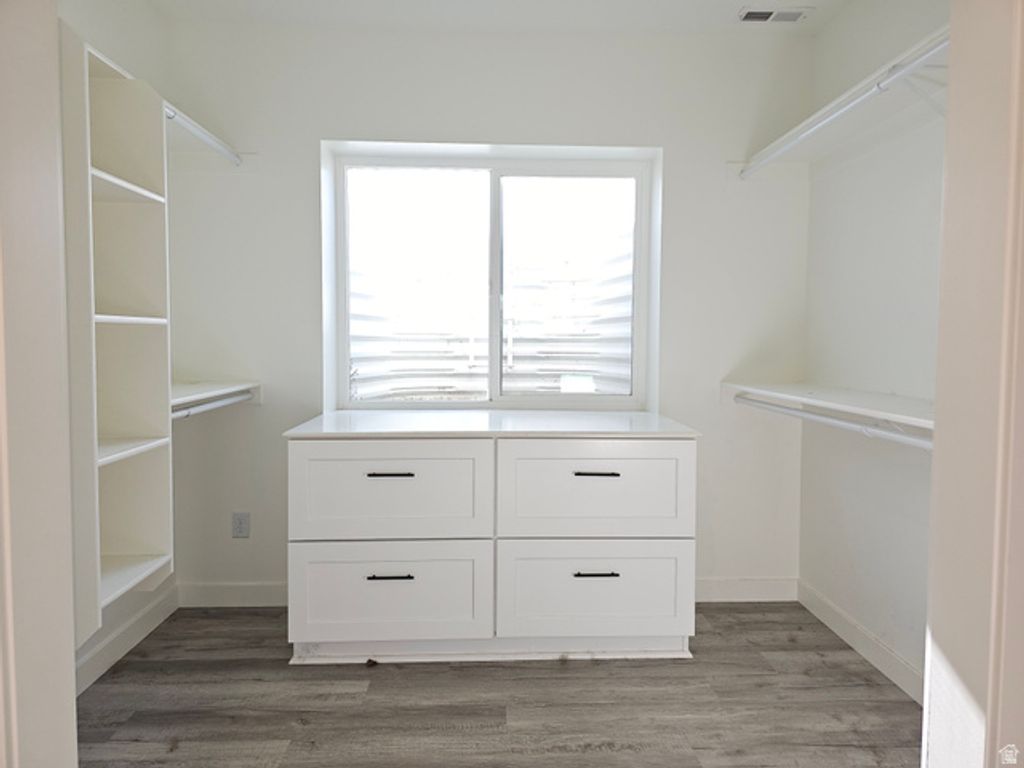 Image 31 of property listing at 2422 S BLUE WATER LN, Saratoga Springs, UT 84045