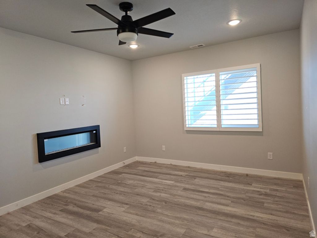 Image 32 of property listing at 2422 S BLUE WATER LN, Saratoga Springs, UT 84045