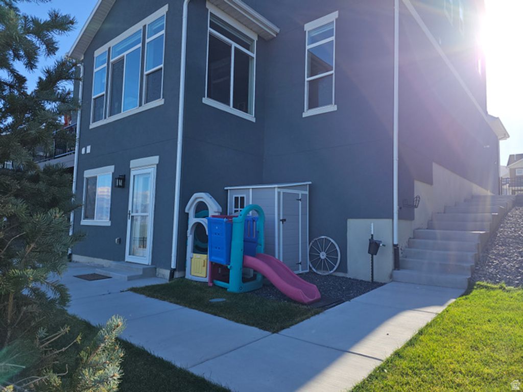 Image 34 of property listing at 2422 S BLUE WATER LN, Saratoga Springs, UT 84045