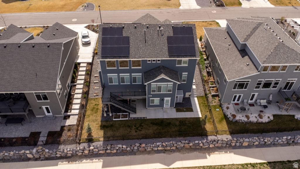 Image 37 of property listing at 2422 S BLUE WATER LN, Saratoga Springs, UT 84045