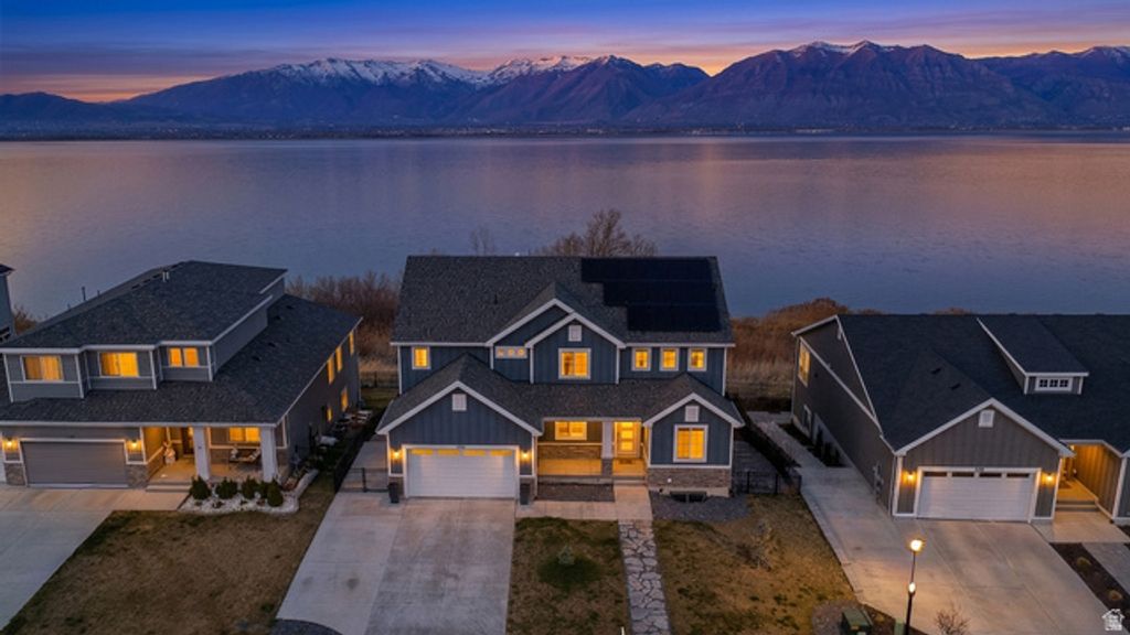 Image 39 of property listing at 2422 S BLUE WATER LN, Saratoga Springs, UT 84045
