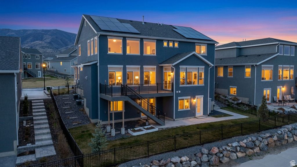 Image 40 of property listing at 2422 S BLUE WATER LN, Saratoga Springs, UT 84045