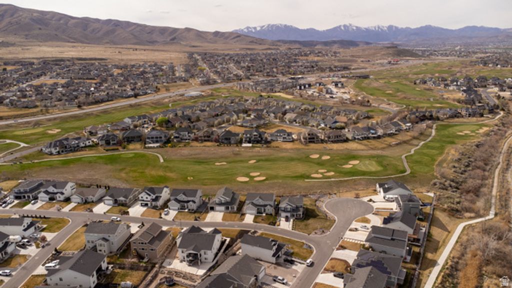 Image 44 of property listing at 2422 S BLUE WATER LN, Saratoga Springs, UT 84045