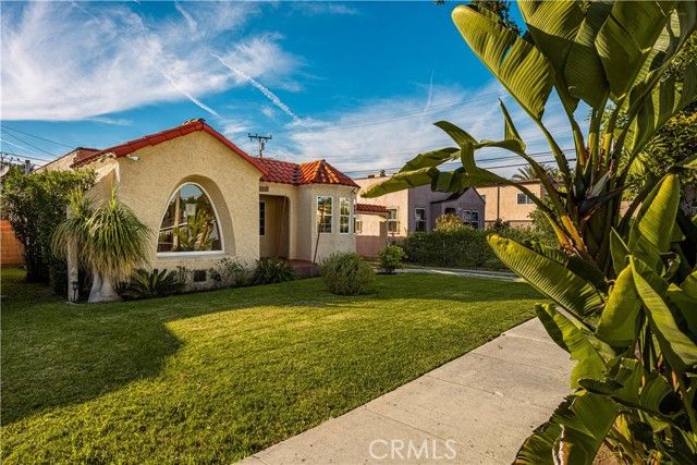 9933 San Anselmo, South Gate, CA 90280