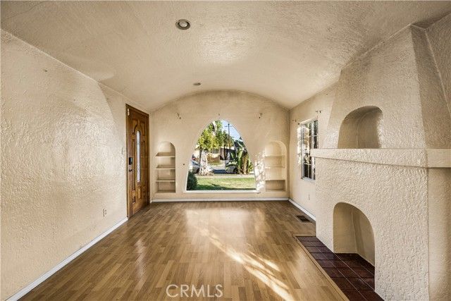 9933 San Anselmo, South Gate, CA 90280