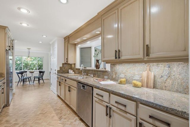 2872 Roland Avenue, San Carlos, CA 94070