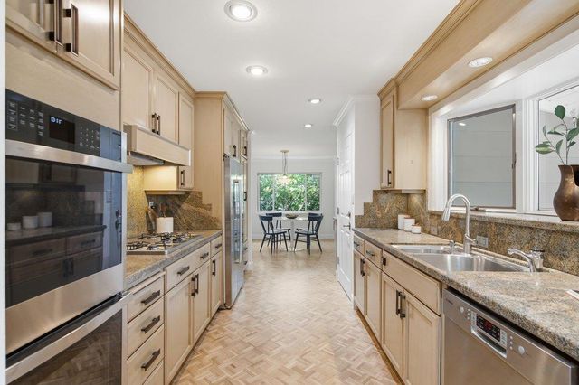 2872 Roland Avenue, San Carlos, CA 94070