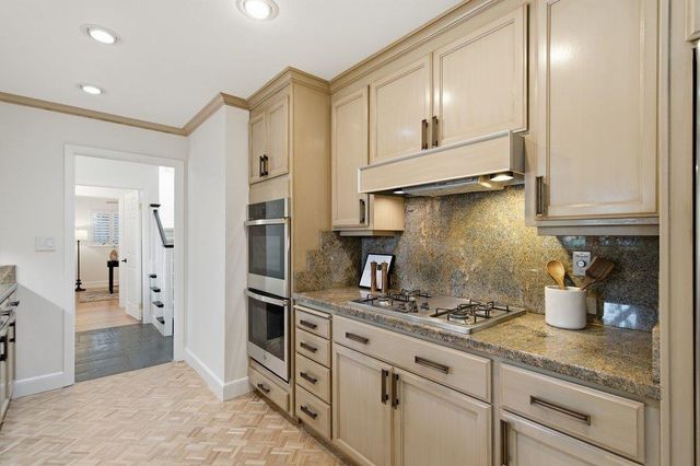2872 Roland Avenue, San Carlos, CA 94070