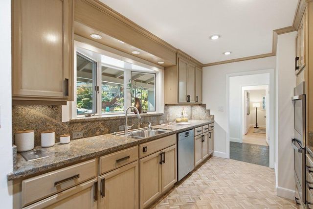 2872 Roland Avenue, San Carlos, CA 94070