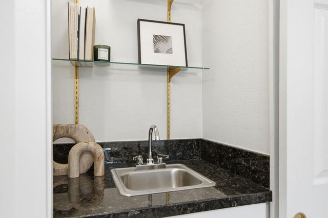 2872 Roland Avenue, San Carlos, CA 94070
