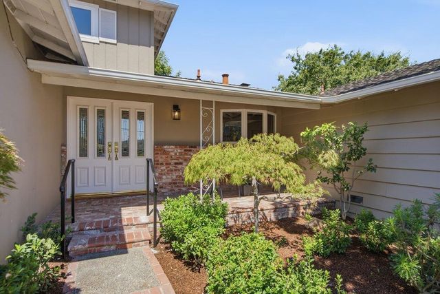 2872 Roland Avenue, San Carlos, CA 94070