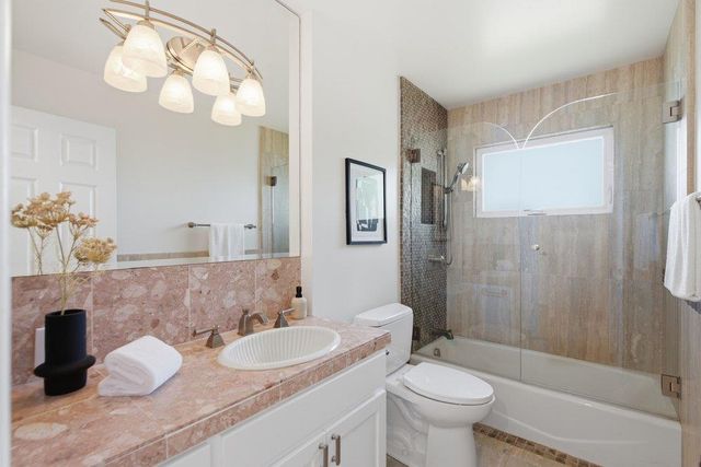 2872 Roland Avenue, San Carlos, CA 94070