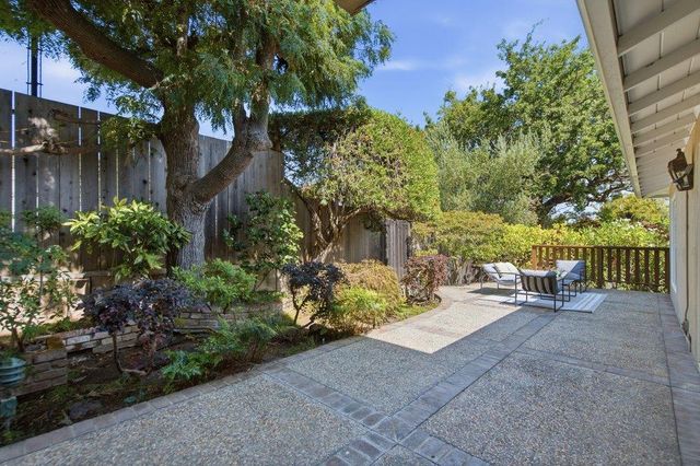 2872 Roland Avenue, San Carlos, CA 94070