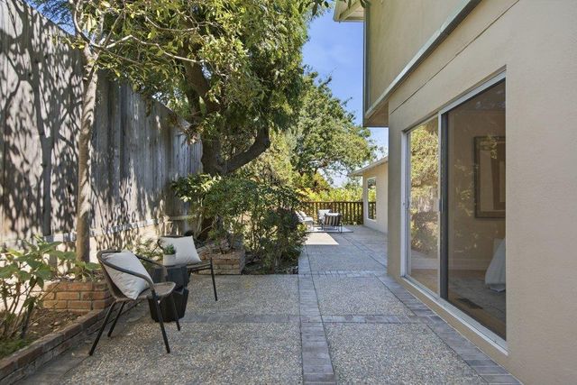 2872 Roland Avenue, San Carlos, CA 94070