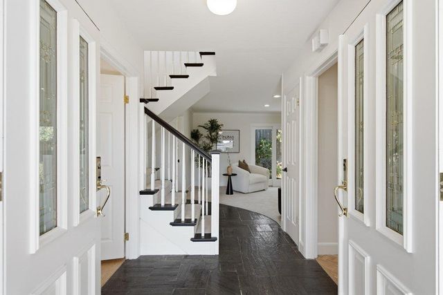 2872 Roland Avenue, San Carlos, CA 94070