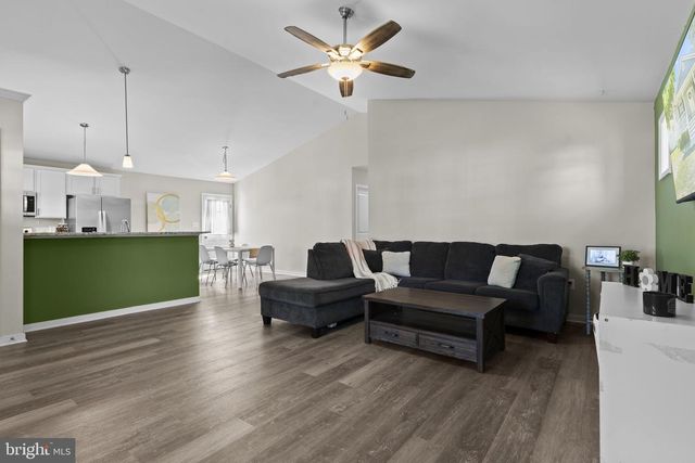 320 2ND ST, Colonial Beach, VA 22443