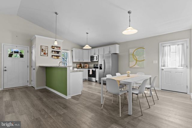 320 2ND ST, Colonial Beach, VA 22443