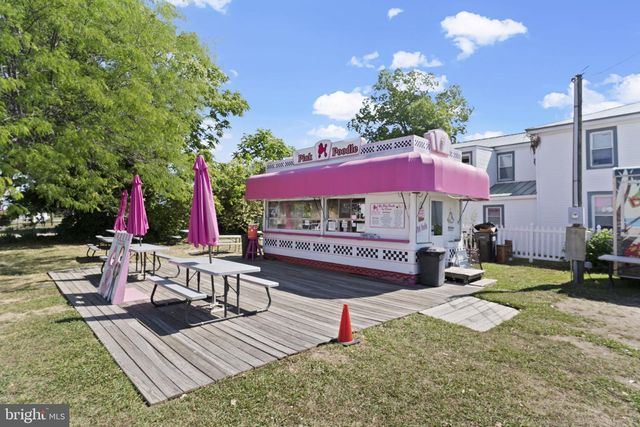 320 2ND ST, Colonial Beach, VA 22443