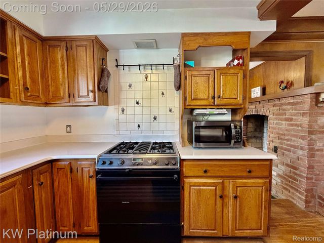 2425 Woodstock Drive, Port Huron, MI 48060