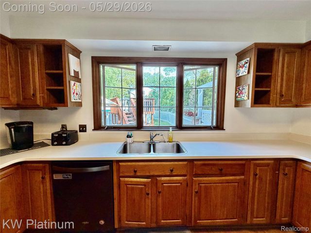 2425 Woodstock Drive, Port Huron, MI 48060