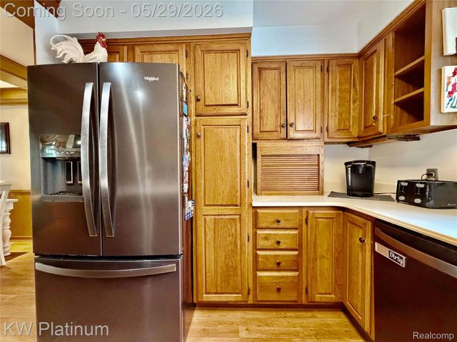 2425 Woodstock Drive, Port Huron, MI 48060