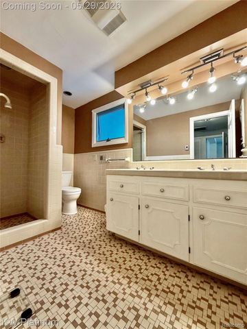 2425 Woodstock Drive, Port Huron, MI 48060