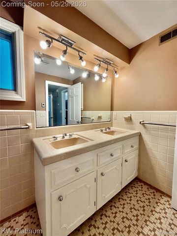 2425 Woodstock Drive, Port Huron, MI 48060