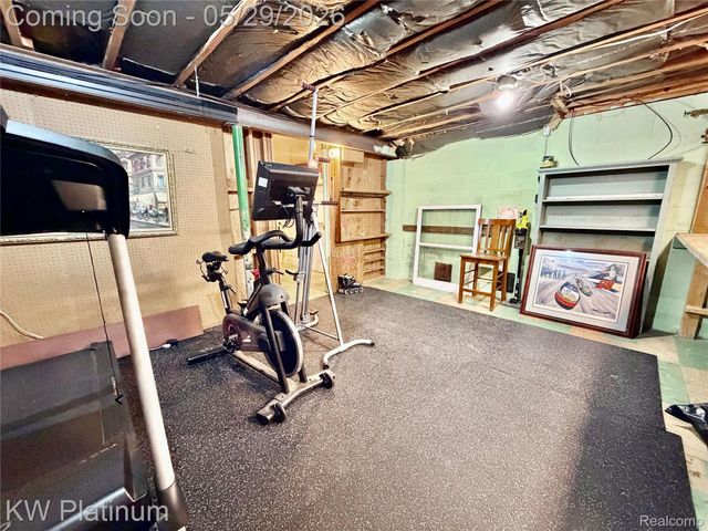 2425 Woodstock Drive, Port Huron, MI 48060