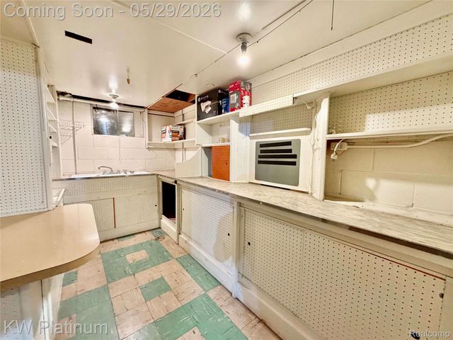 2425 Woodstock Drive, Port Huron, MI 48060