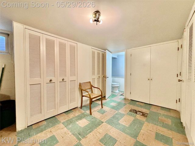 2425 Woodstock Drive, Port Huron, MI 48060